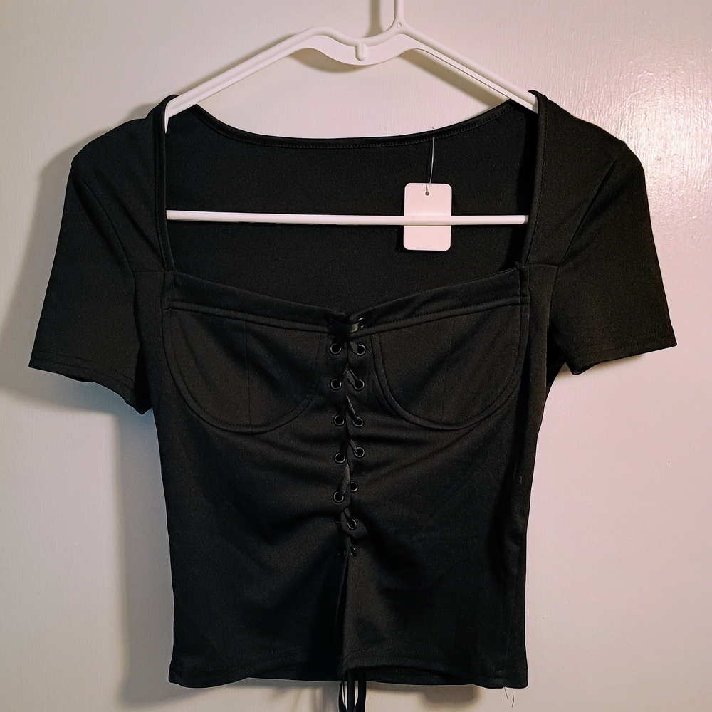 Chic Black Lace-Up Crop Top